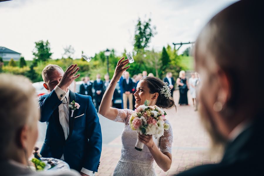 結婚式の写真家Piotr Połoczański (redwedding)。2017 4月3日の写真
