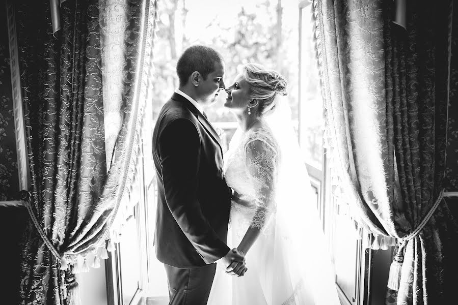 Nhiếp ảnh gia ảnh cưới Vyacheslav Svirskiy (slavaphotomy). Ảnh của 21 tháng 5 2015