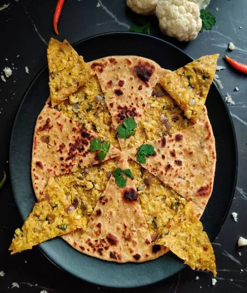 Gobhi Pyaaz Parantha