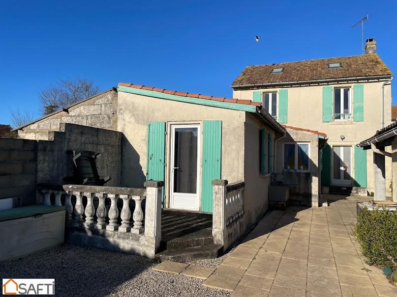 Vente maison 7 pièces 145 m² à La Couronne (16400), 215 000 €