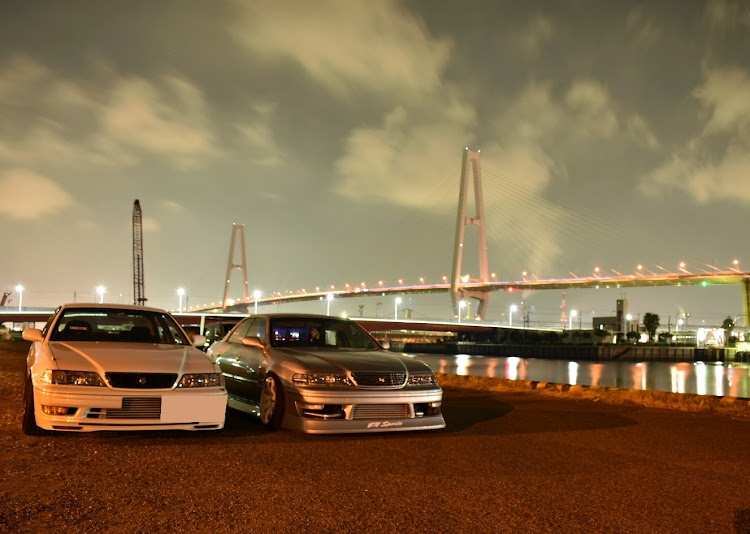 マークIIの夜のご挨拶・夜の撮影・はじめましてからのコラボ・若いって素晴らしい・一眼レフ初心者に関するカスタム事例の投稿画像1枚目