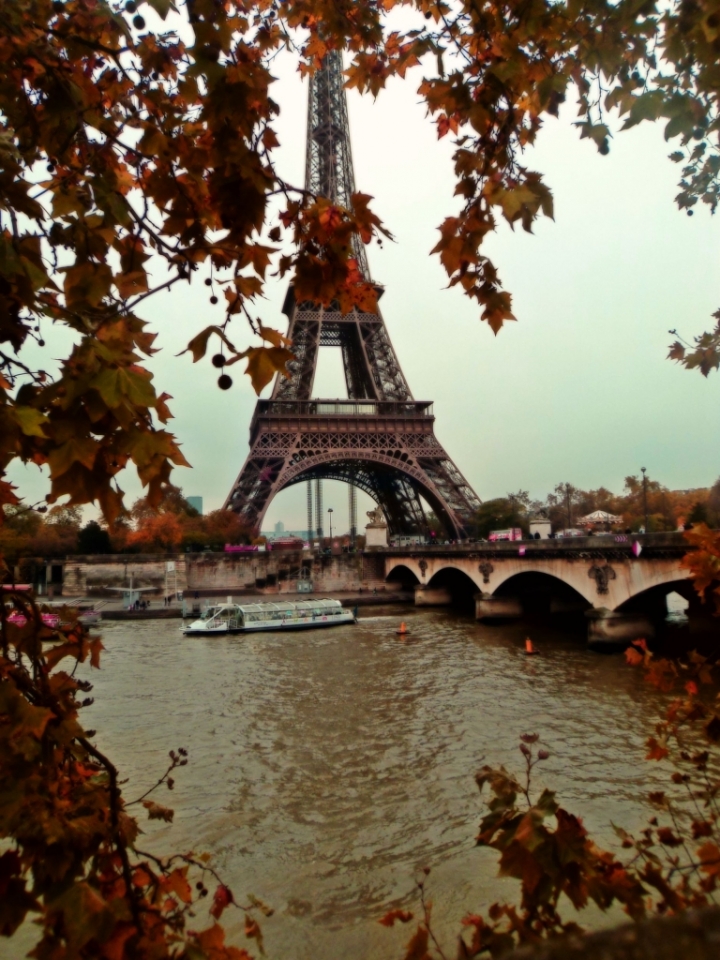 From Paris, with love. di ElliePh