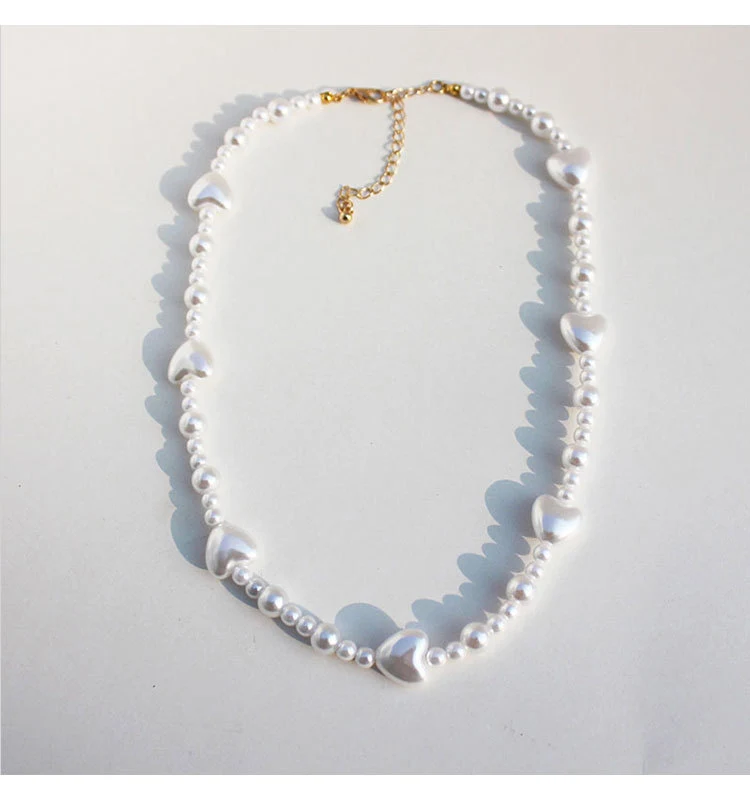 Title 2, Collar de perlas con diseño "Feeling Love" para...