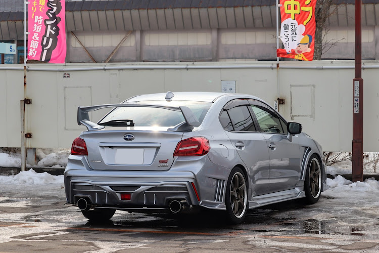 WRX STIの洗車・みんなのエアロ見てみたい・某おとやんさんのパクリ✌️・軽犯罪一家に関するカスタム事例の投稿画像3枚目
