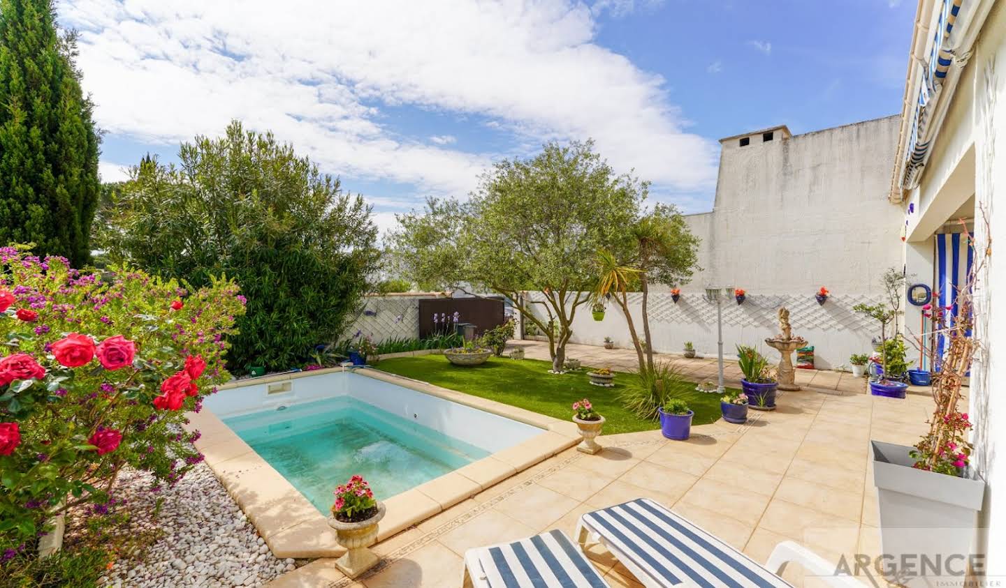 House with pool and terrace Montpellier