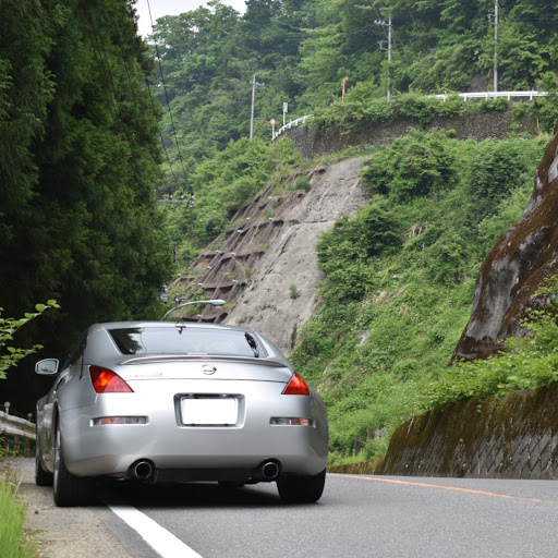 銀色日産車のプロフィール画像