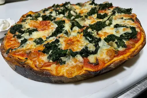 Mushroom And Spinach Pizza
