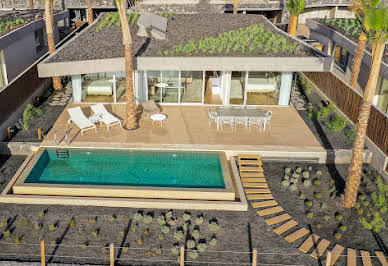 Villa with pool and terrace 4