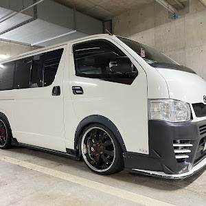 ハイエースバン TRH200V