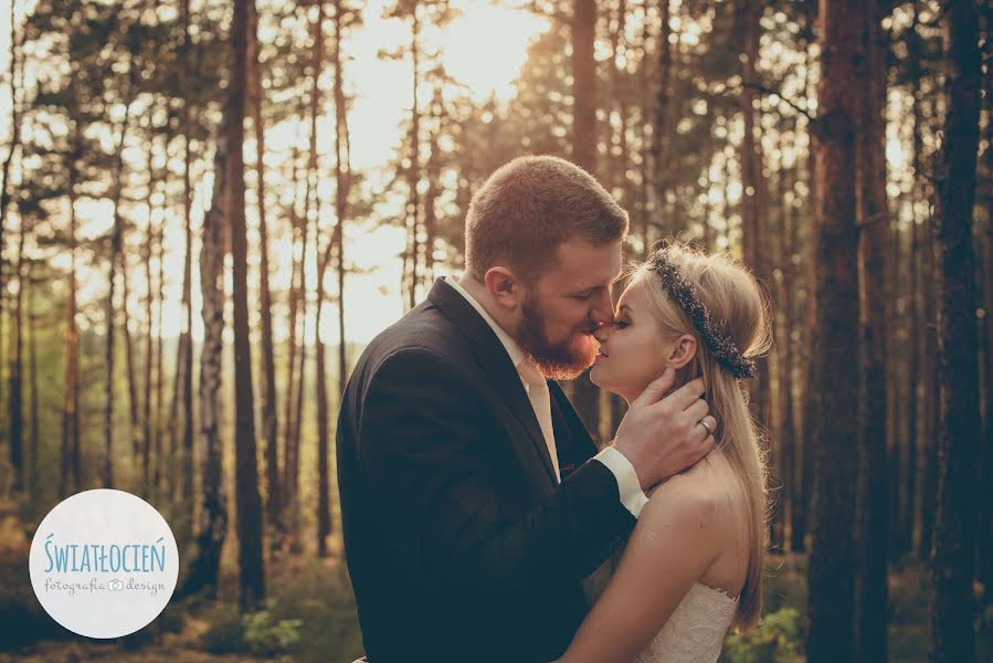 Wedding photographer Małgorzata Wolska-Rzewus (swiatlocien). Photo of 10 March 2020