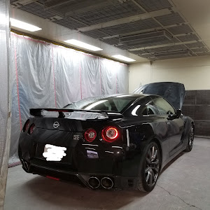 NISSAN GT-R