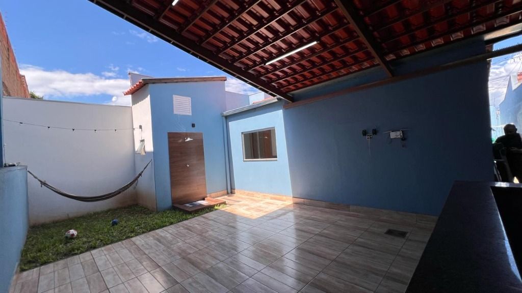 Casa com 3 dormitórios à venda, 129 m² por R$ 320.000,00 - Elza Amui  - Uberaba/MG