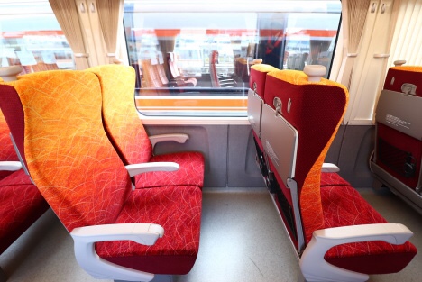 3シリーズ セダンの鉄道コラボ・もうすぐ引退・頑張れ旧型・正直旧型の方が好き（笑）に関するカスタム事例の投稿画像7枚目