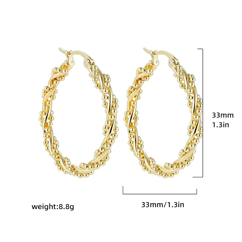 Boucles d'oreilles torsadées rondes tendance, parfaites pour ajouter une touche d'élégance à votre look. Un accessoire de mode incontournable pour femmes.