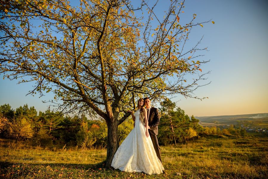 Wedding photographer Anton Amragovich (lordfynjy). Photo of 24 October 2014