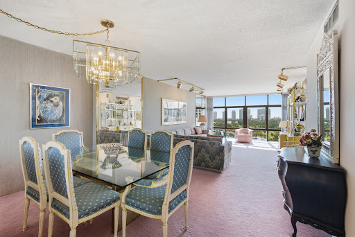 Apartment with pool 3