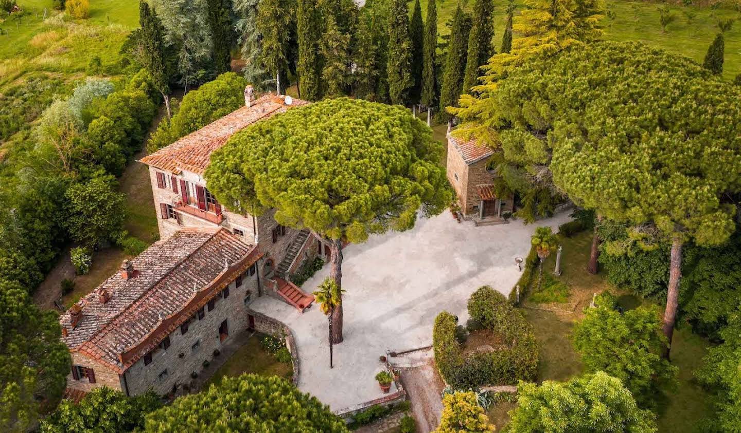 Villa with garden and terrace Cortona