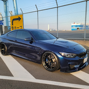 M4 クーペ F82