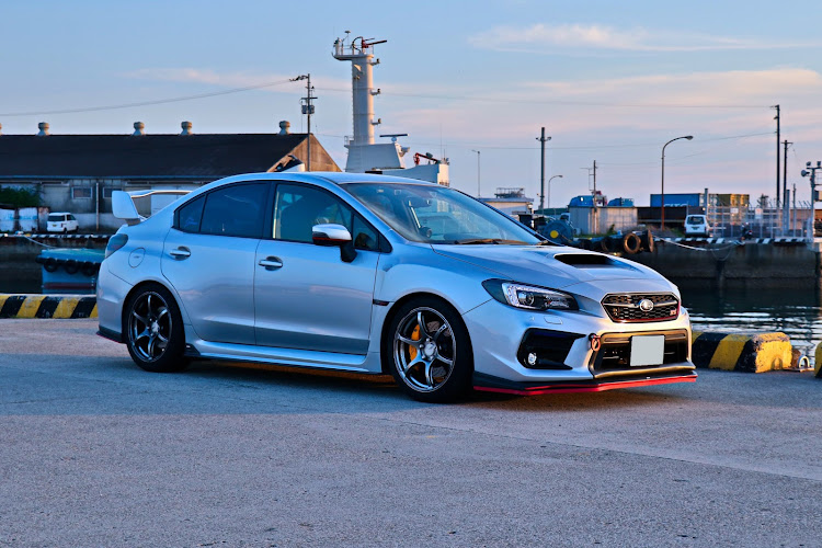WRX S4の夕焼けに関するカスタム事例の投稿画像8枚目