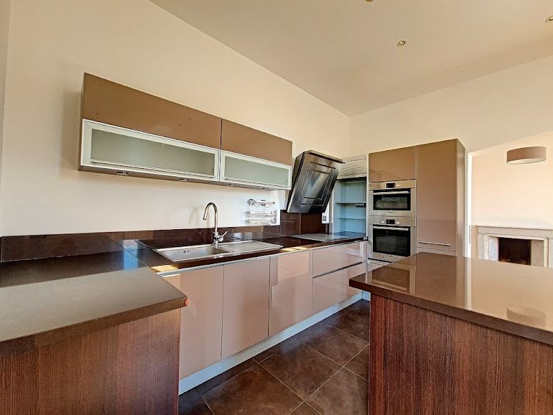 Location  appartement 4 pièces 103 m² à Ajaccio (20000), 1 829 €