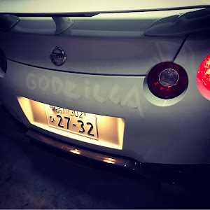 NISSAN GT-R