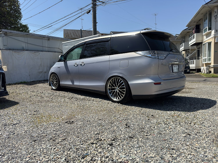 エスティマのエスティマハイブリッド・50エスティマ・不人気カラー・ダサさの美学・赤子御用達車両に関するカスタム事例の投稿画像1枚目