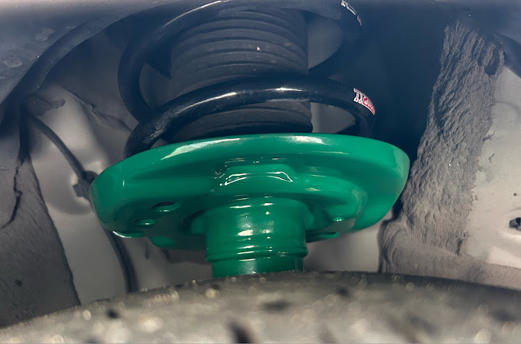 ヤリスのヤリスMT・カッコカワイイ愛車・テインエンデュラプロ・Ti2000に関するカスタム事例の投稿画像1枚目