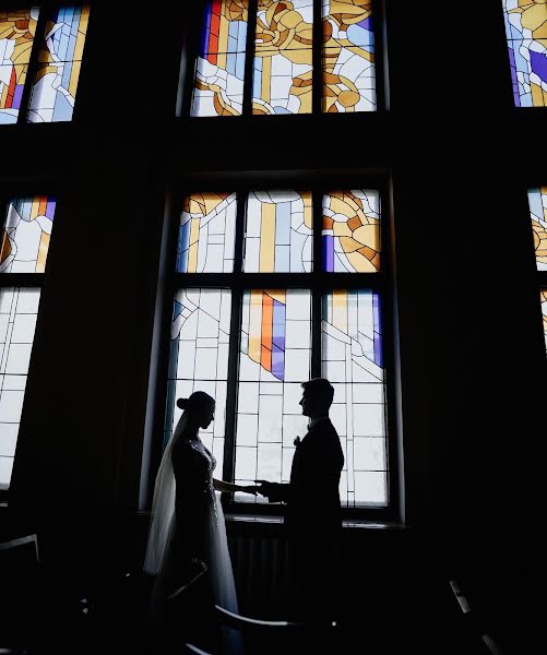 Fotógrafo de casamento Yana Stecyuk (stetsiuk). Foto de 3 de março 2022