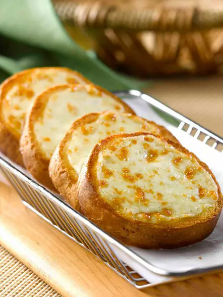 Round Garlic Bread With Cheese