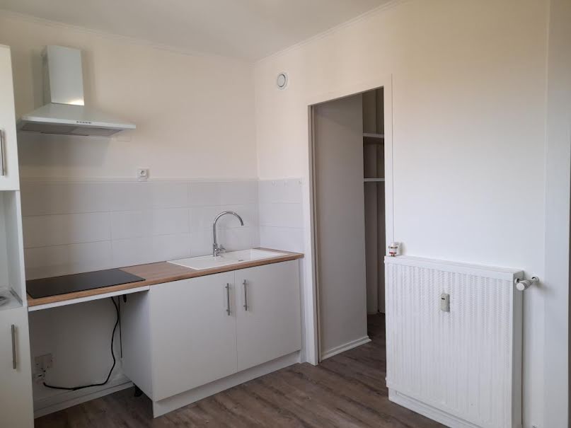 Location  appartement 3 pièces 70 m² à Angouleme (16000), 750 €