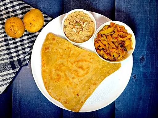 Triangular Paratha With Aloo Bhujiya & Halwa