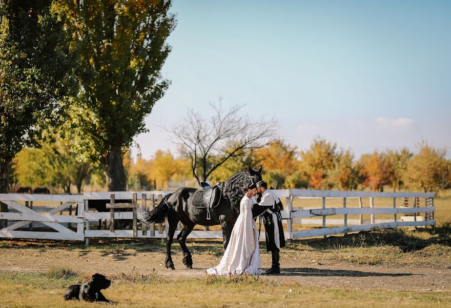 Photographe de mariage Tornike Saakadze (tsaaka). Photo du 24 décembre 2022