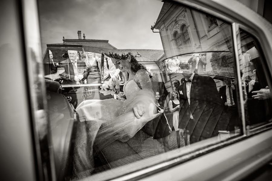 Fotógrafo de casamento Bence Pányoki (panyokibence). Foto de 5 de abril 2018