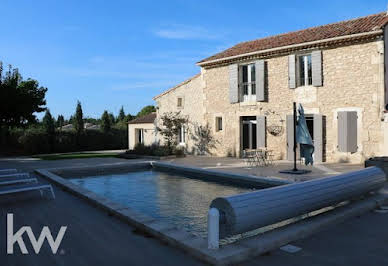 Maison avec piscine et terrasse 9