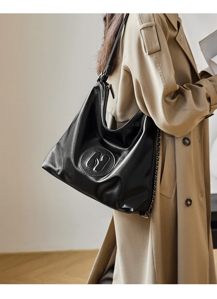 Title 17, Bolsa Tote de Couro Macio com Design Especial G...