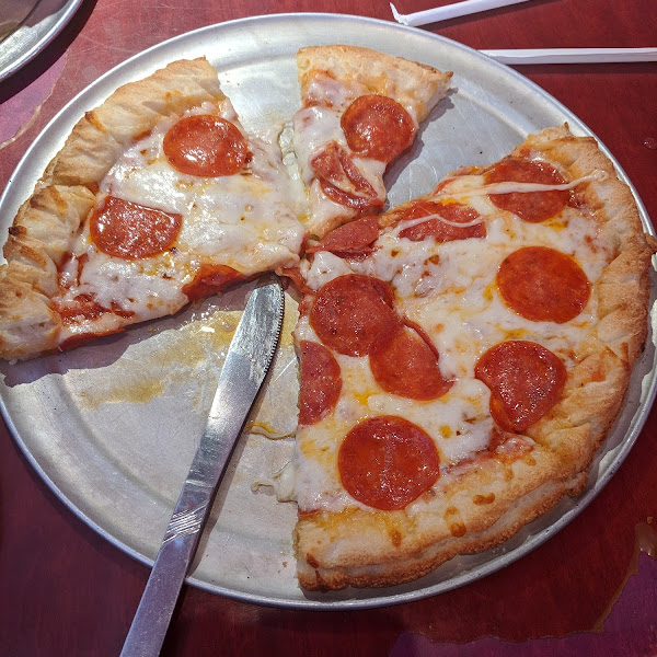 Gluten-Free Pizza at Marilyn's Pizza