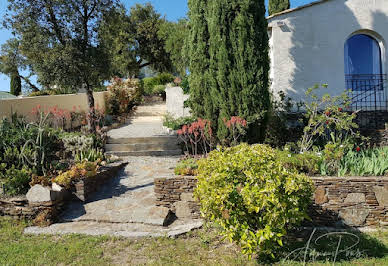 Villa avec piscine et terrasse 5