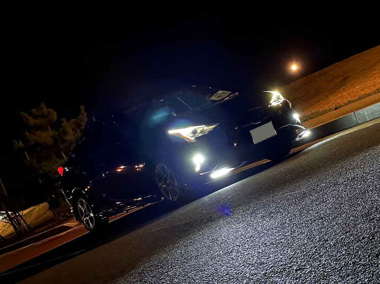 プリウスのプリウス・50プリウス前期・zvw51・モデリスタエアロ・夜に撮影に関するカスタム事例の投稿画像1枚目