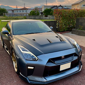 NISSAN GT-R