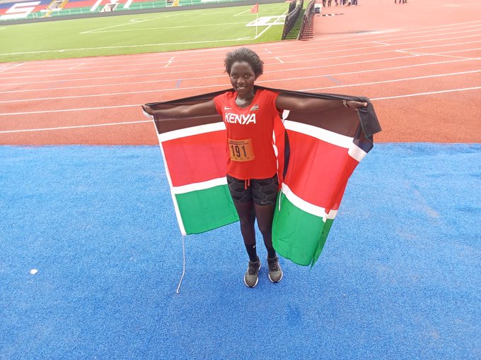 Caroline Anyango celebrates after winning gold in U20 javelin