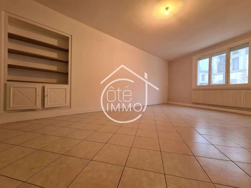 Vente maison 10 pièces  à Castillon-la-Bataille (33350), 213 000 €