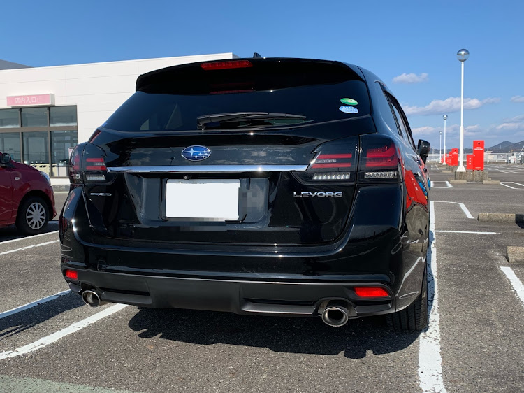 レヴォーグのコラボ募集中・オフ会参加したい・復活した愛車・ケツ好きのスバ女・屋上駐車場も盛れる✨by.スバ女に関するカスタム事例の投稿画像1枚目