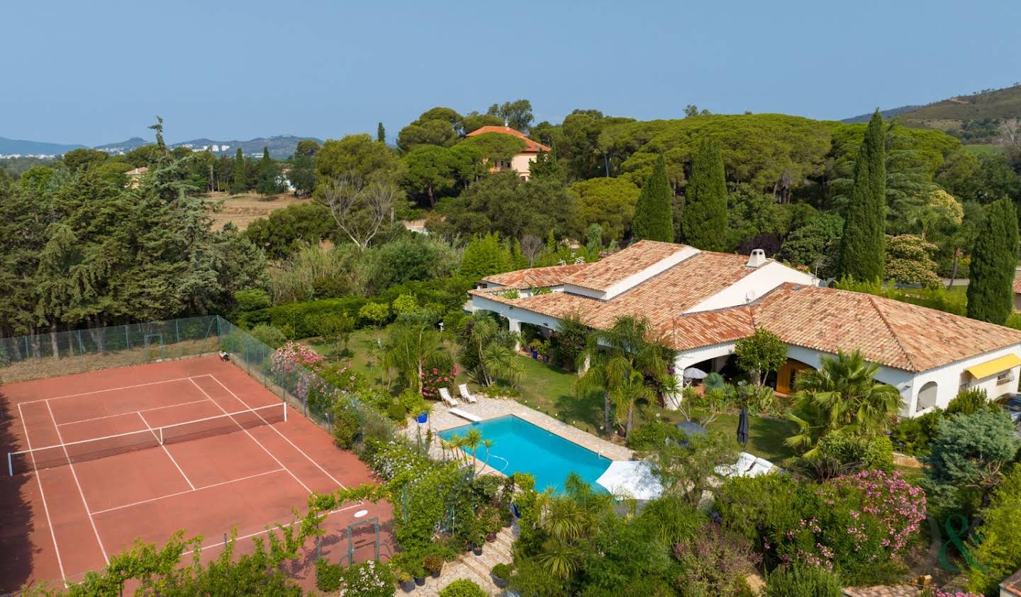 Maison avec piscine et terrasse La Londe-les-Maures