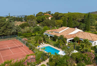 Maison avec piscine et terrasse 8