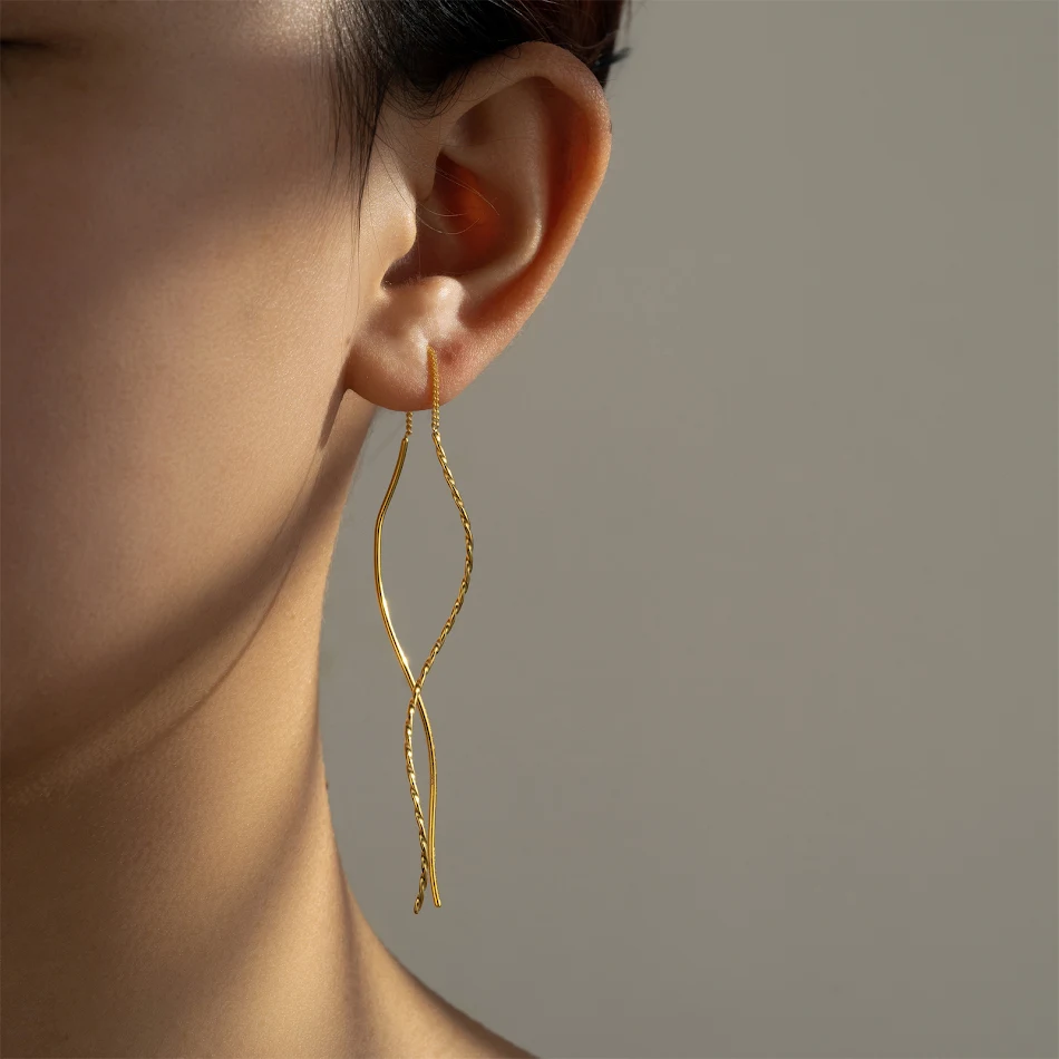 Lange kwast oorbellen voor dames, eenvoudige stijl. Een modieus accessoire dat elke outfit compleet maakt. Voeg elegantie toe aan je dagelijkse look.