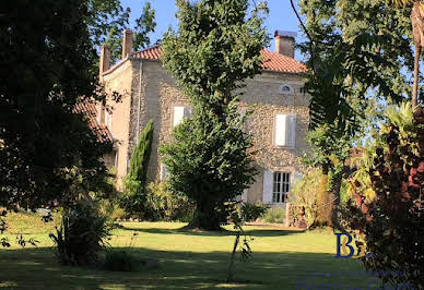 House with pool and garden 9