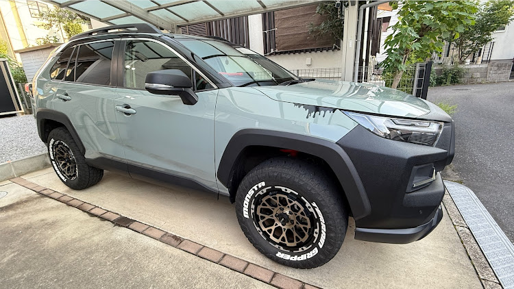 RAV4のRAV4・RAV4乗りさんと繋がりたいに関するカスタム事例の投稿画像1枚目