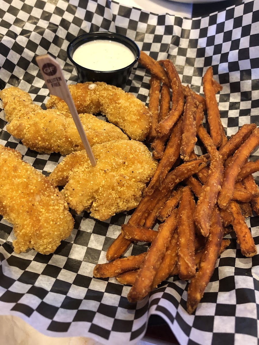 Chicken strips are so crispy, only complaint is that they are tiny