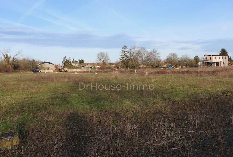  Vente Terrain agricole - 783m² à Saint-Sauvant (86600) 