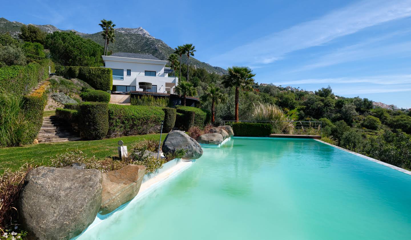 Villa with pool and garden Marbella